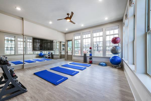 Williamsburg Apartments