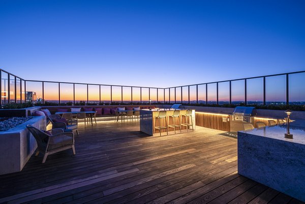 grill area at Ascent Midtown Apartments