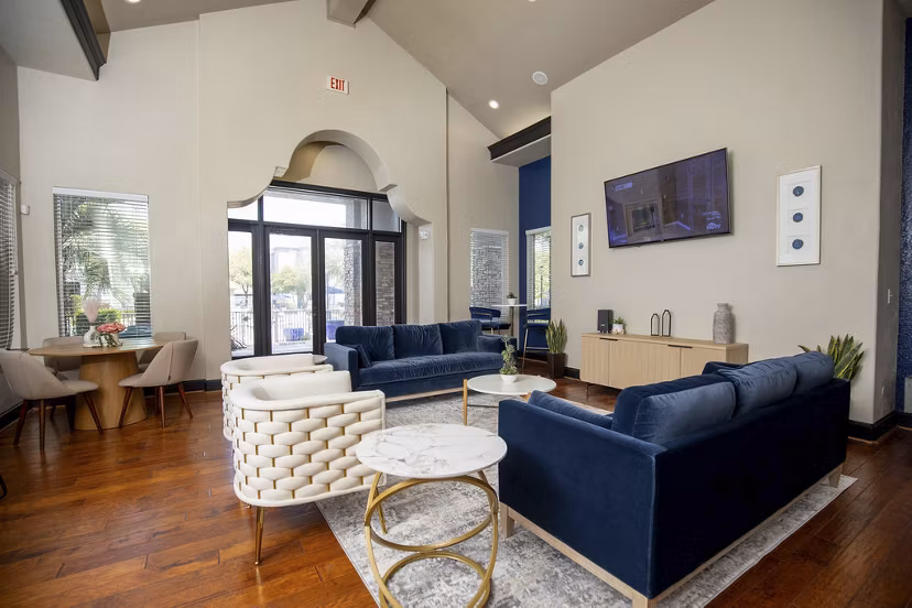 clubhouse at Mandalay at Shadow Lake Apartments