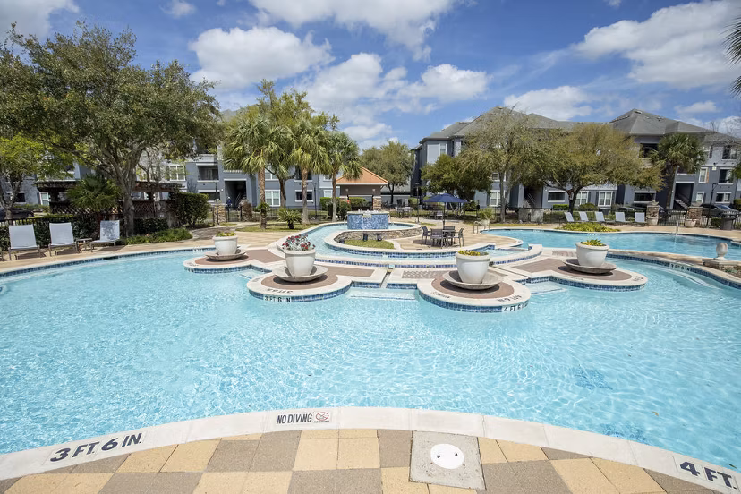 pool at Mandalay at Shadow Lake Apartments