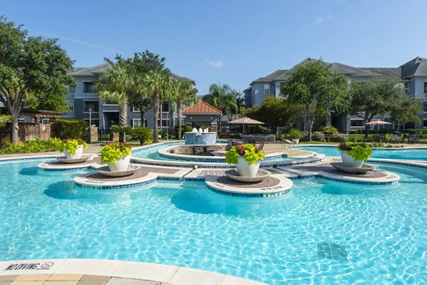 pool at Mandalay at Shadow Lake Apartments