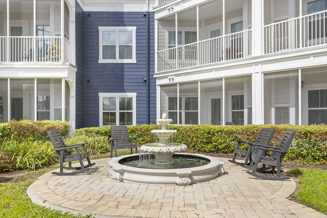 Courtyard at Album Monterey Pointe (3 of 3)