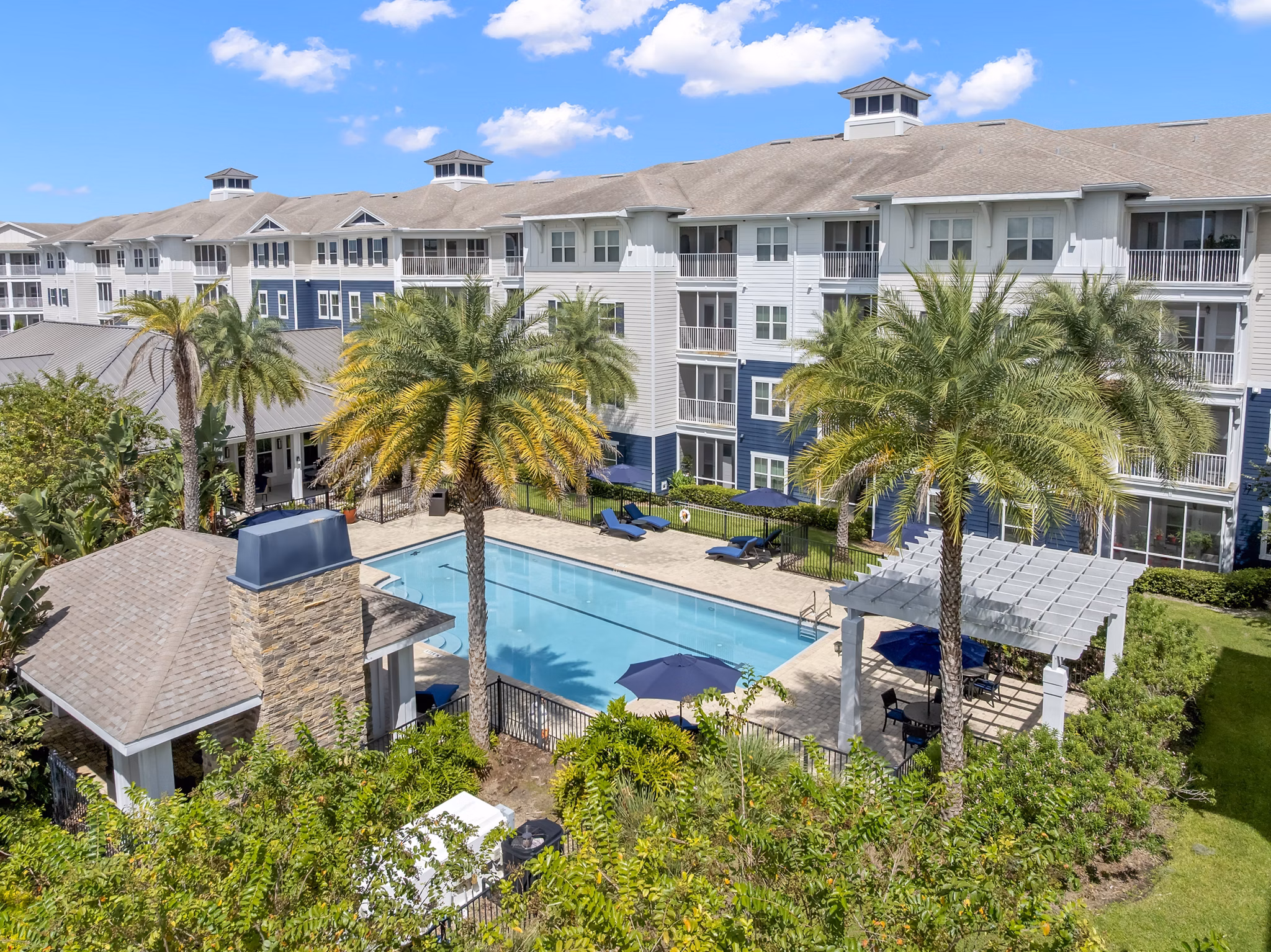 pool at Album Monterey Pointe Apartments 