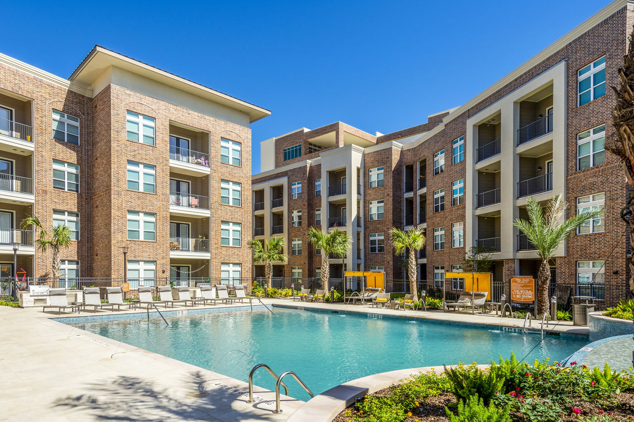 Hardy Yards Apartment Homes Houston Tx 2 of 12