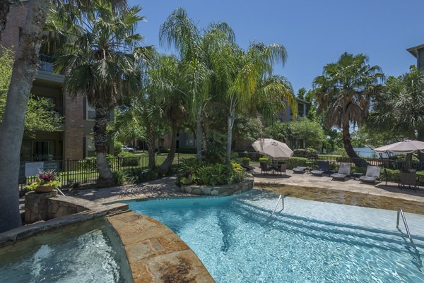 The Breakers: Lakefront luxury apartments near Almeda-Genoa and I-45 in Houston, Texas, offering elegant living in Harris County