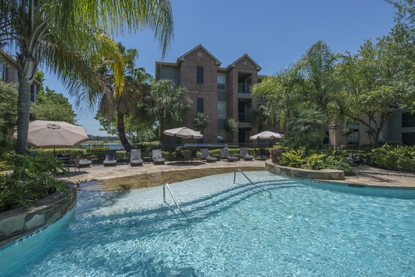 The Breakers: Lakefront apartments near Almeda-Genoa & I-45 in Houston, Texas, offering luxury living in Harris County