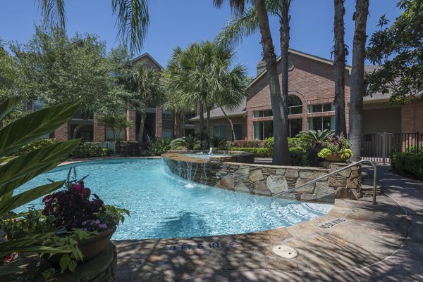 The Breakers: Lakefront apartment living in Houston, TX, near Almeda-Genoa and I-45, offering scenic views and city conveniences