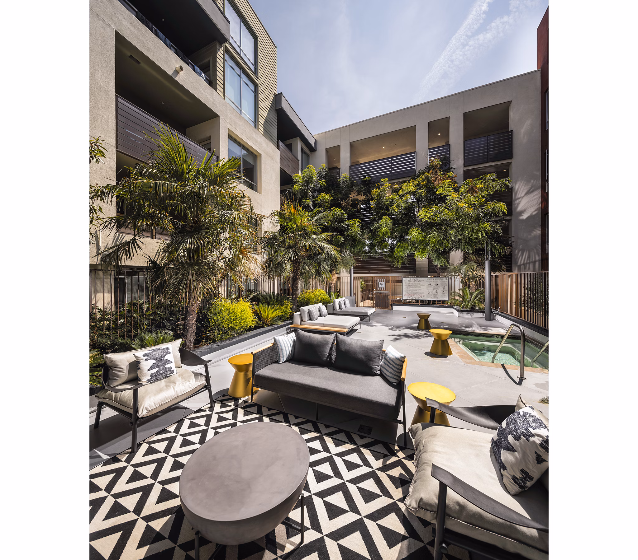 hot tub/jacuzzi/patio area at Alaya Hollywood Apartments