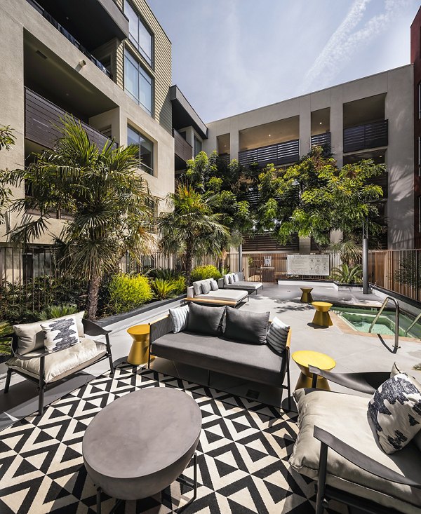 hot tub/jacuzzi/patio area at Alaya Hollywood Apartments