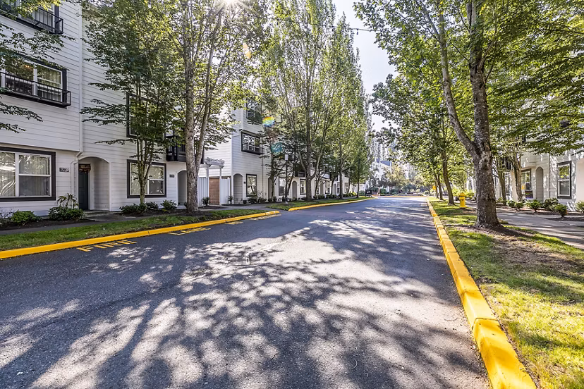 Avignon Townhomes Apartments: Charming building in a tranquil residential area
