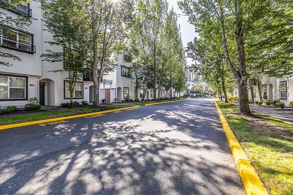 Avignon Townhomes Apartments: Charming building in a tranquil residential area