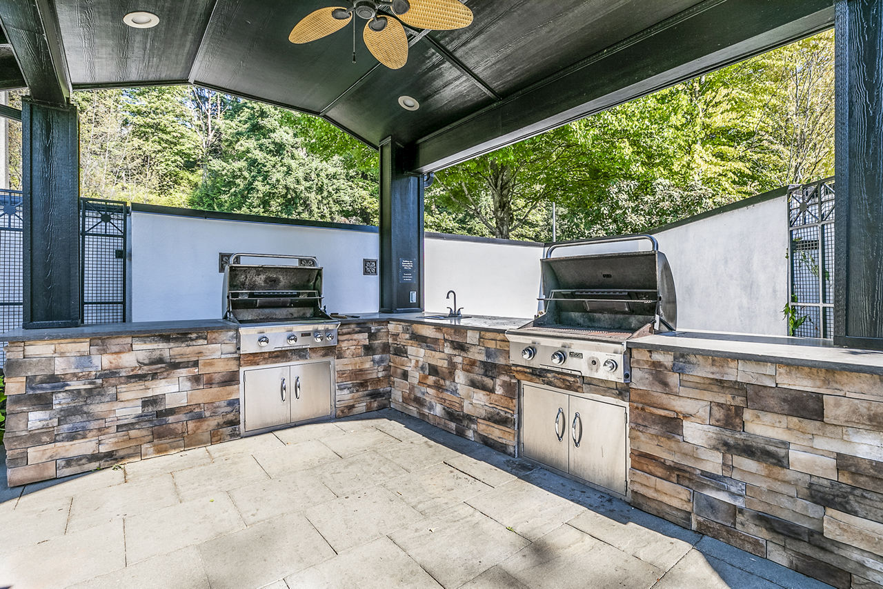 Grill area at Avignon Townhomes