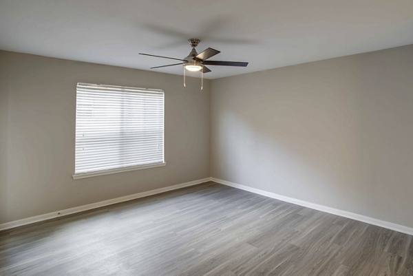 bedroom at Kenwood Club at the Park Apartments