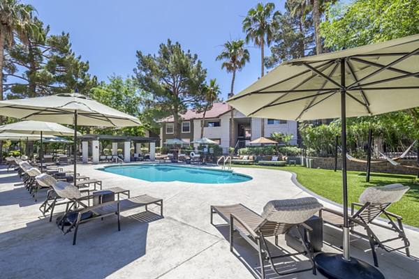 pool at 3001 Park Apartments