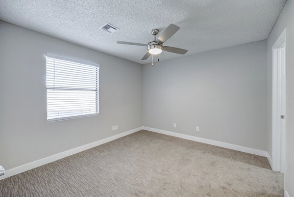 bedroom at 5400 Vistas Apartments