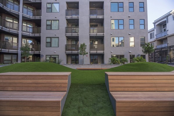 courtyard at Fourth Street East Apartments