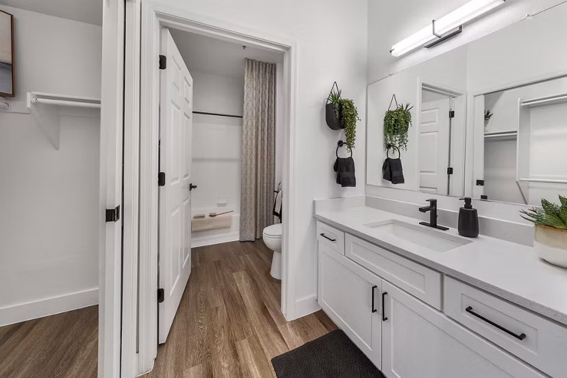 bathroom at Finisterra Apartments