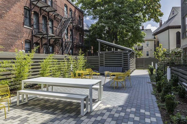 grill area at Union House Apartments