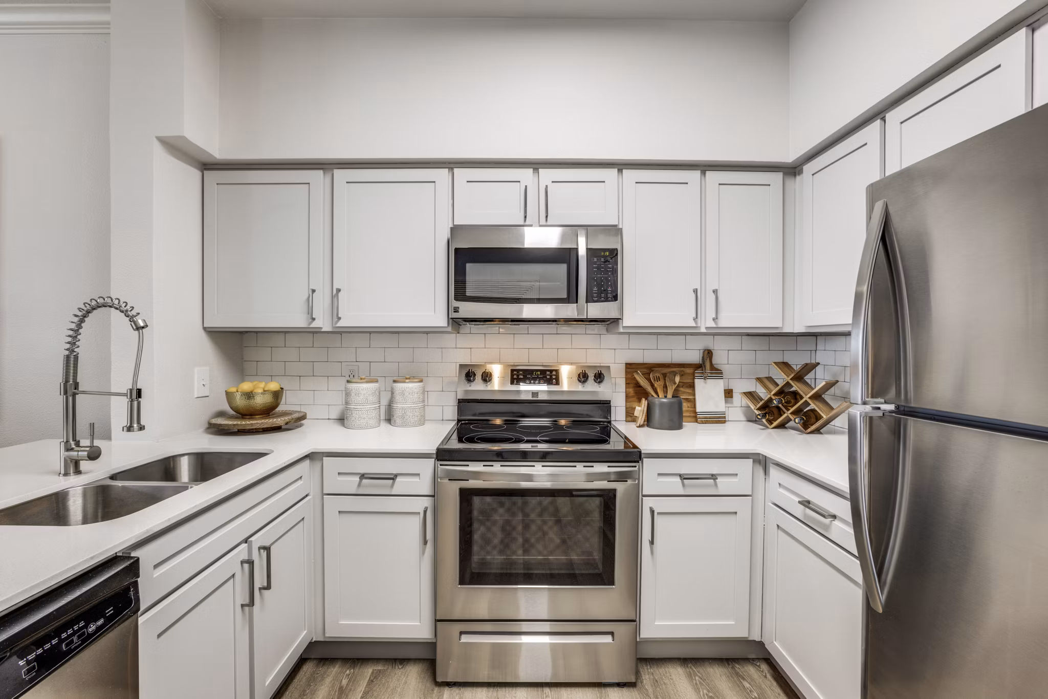 kitchen at Sandestin at Pearland Apartments