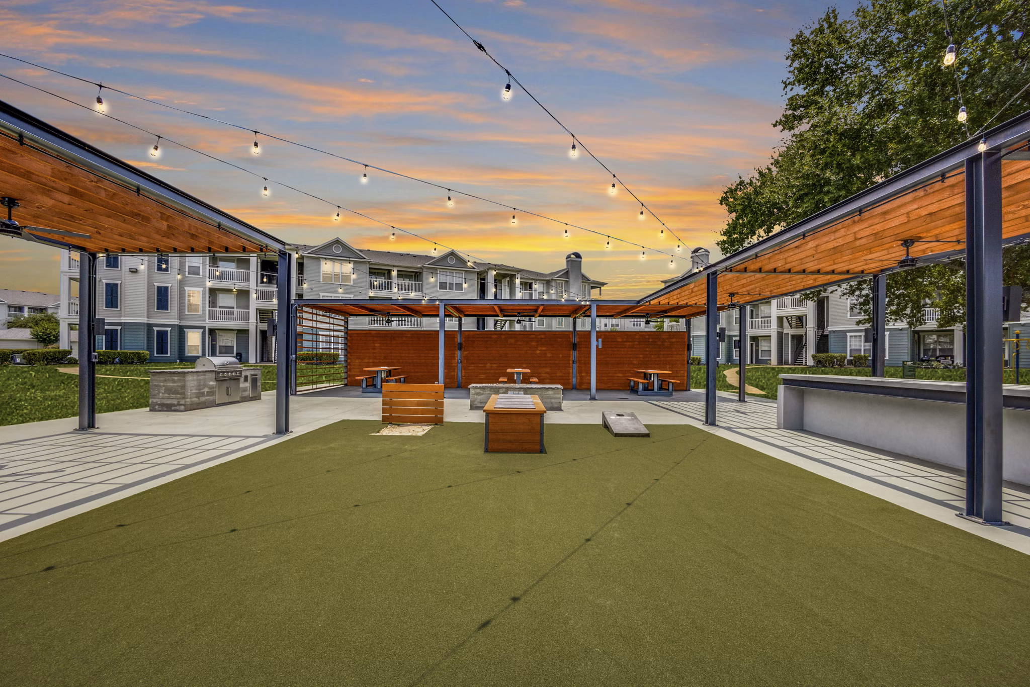 grill area/patio at Sandestin at Pearland Apartments