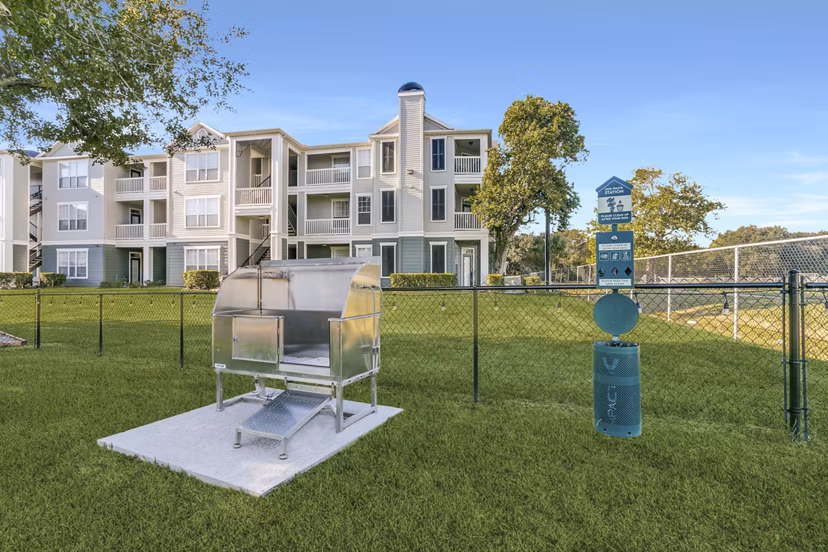 dog wash station at Sandestin at Pearland Apartments