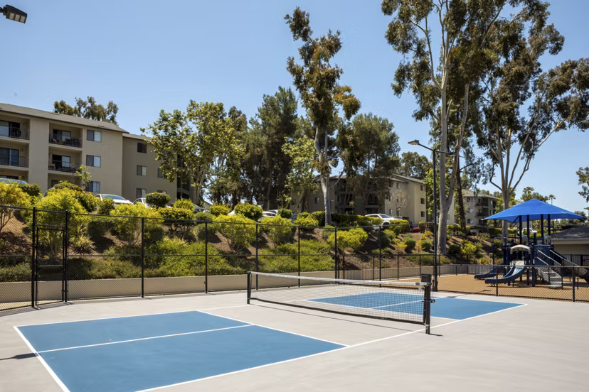 Basketball and tennis sport court at Solana at Grand Apartments, ideal for outdoor recreation and fitness enthusiasts