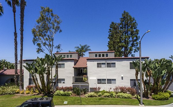 Corte Bella Apartments: Elegant residential building with landscaped surroundings