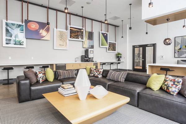 clubhouse at MacArthur Commons Apartments