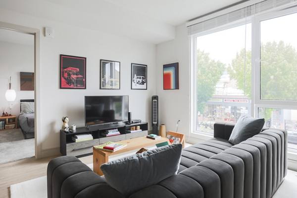 living room at MacArthur Commons Apartments