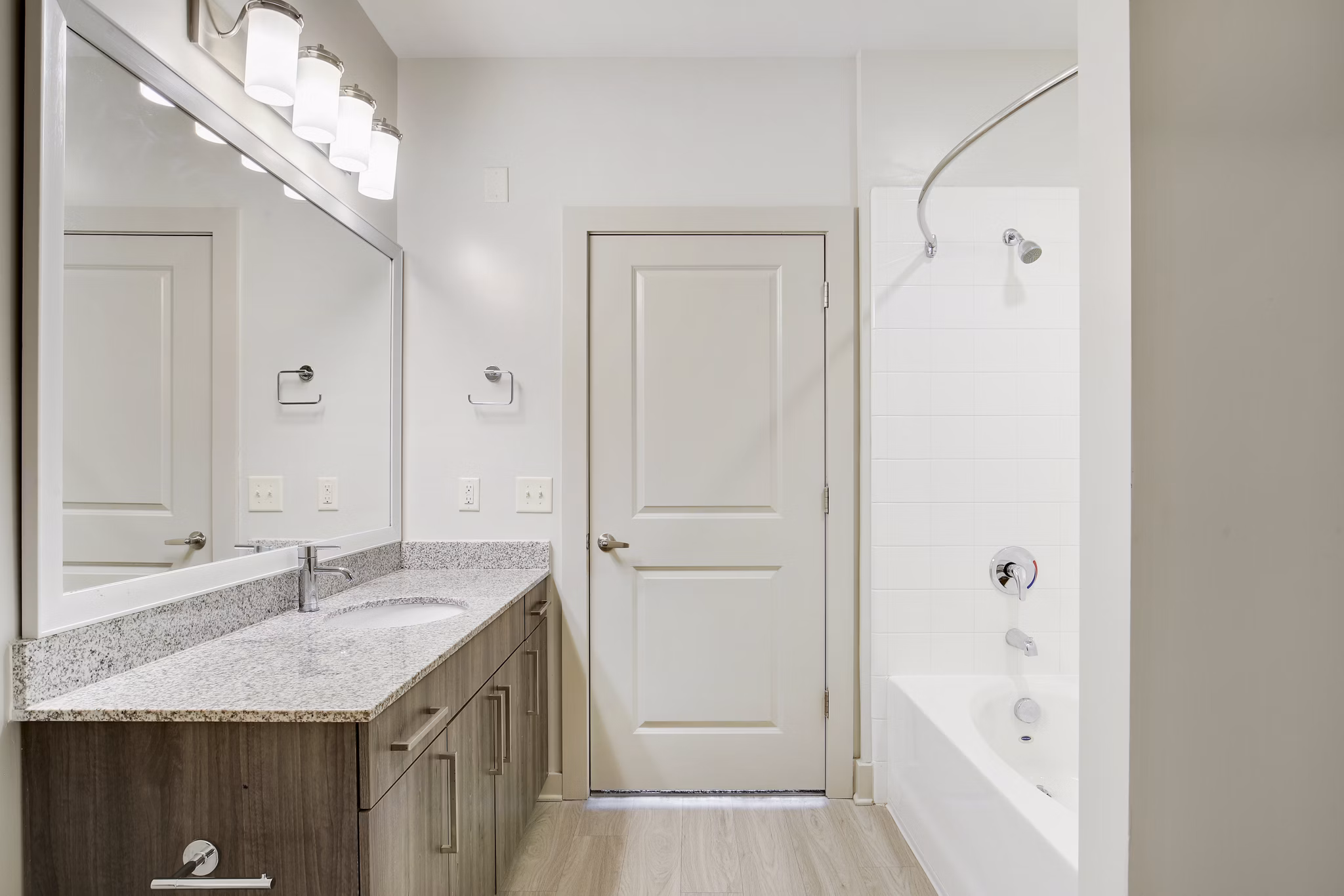bathroom at Lantower Waverly Apartments