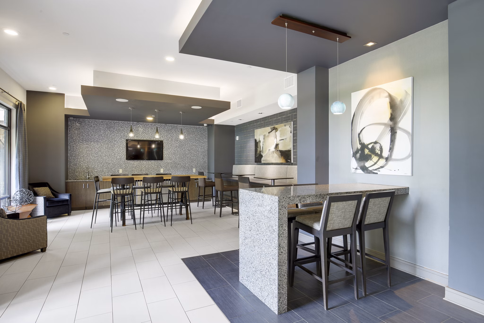 clubhouse at Lantower Waverly Apartments