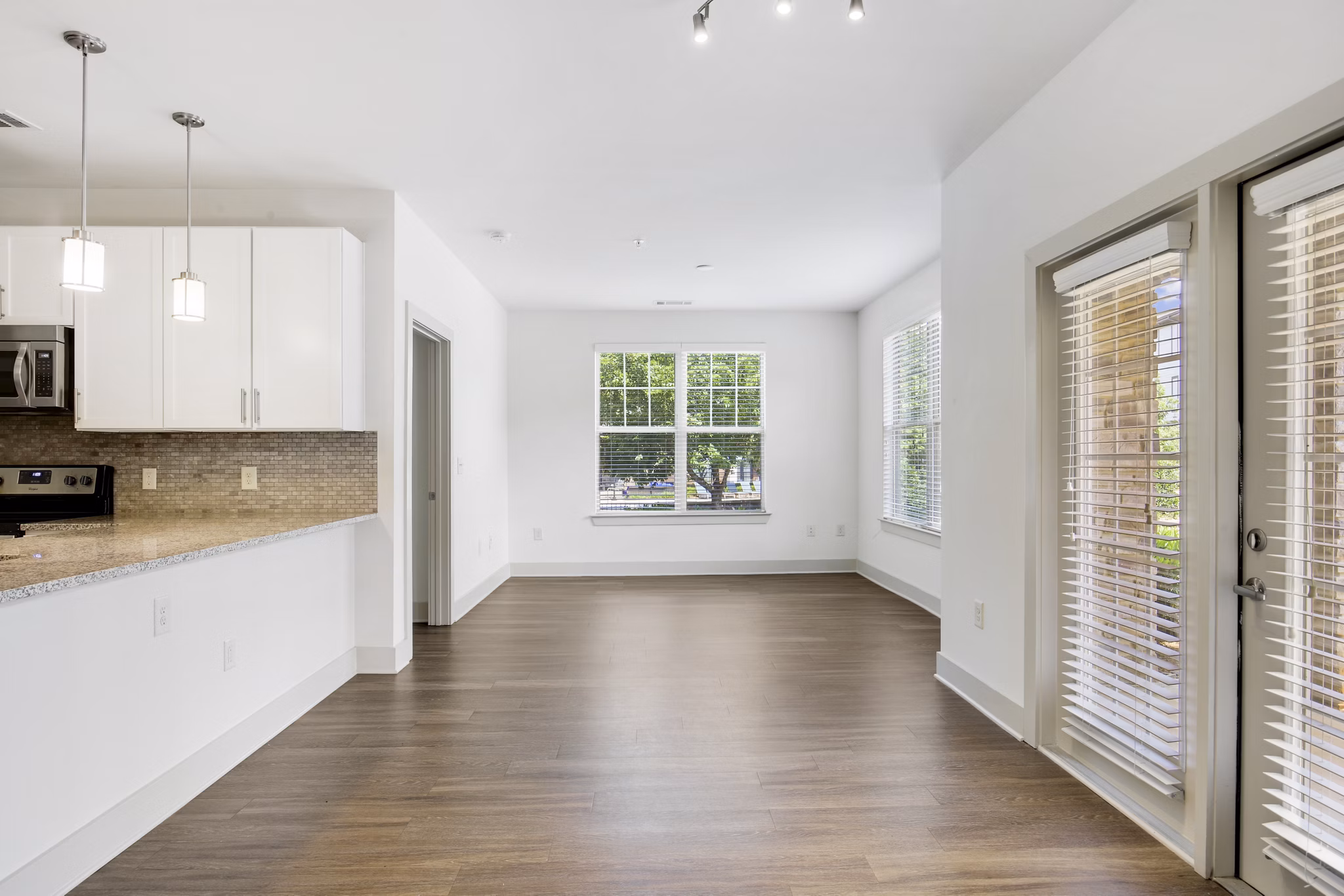interior at Lantower Waverly Apartments