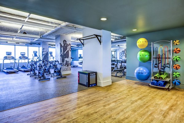 Ocean 650 Apartments: Modern fitness center equipped with state-of-the-art exercise machines and free weights