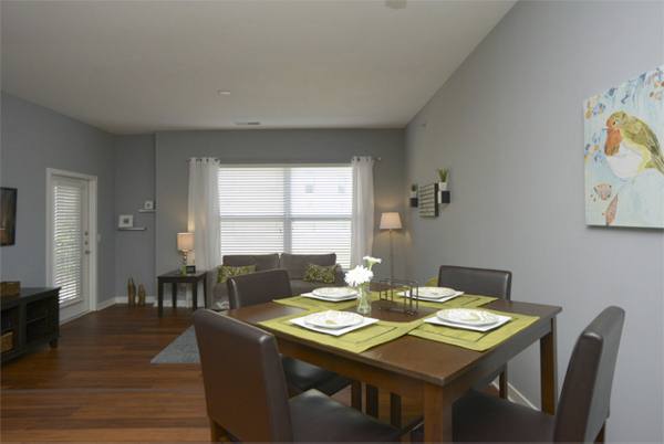 dining area at 3949 Apartments