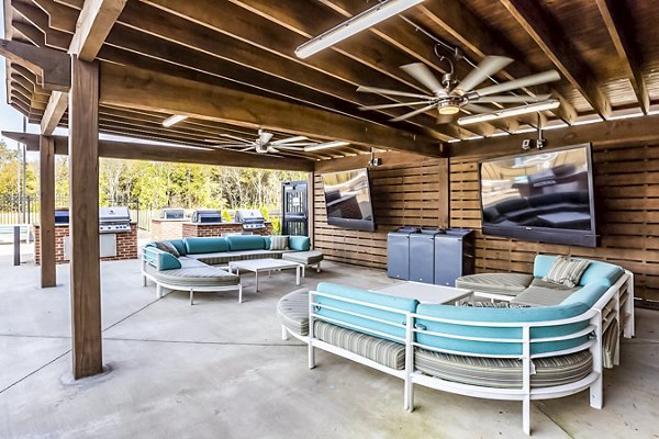 grill area/patio at College View Apartments