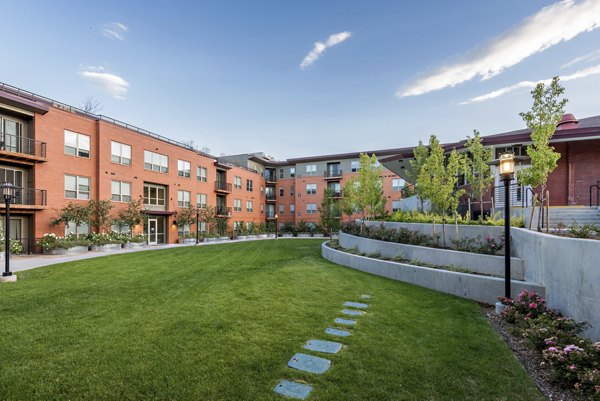 courtyard at The Province Boulder Apartments