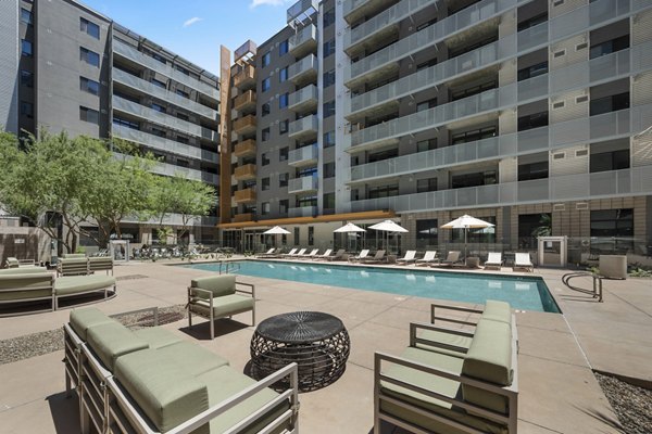 pool at Roosevelt Point Apartments