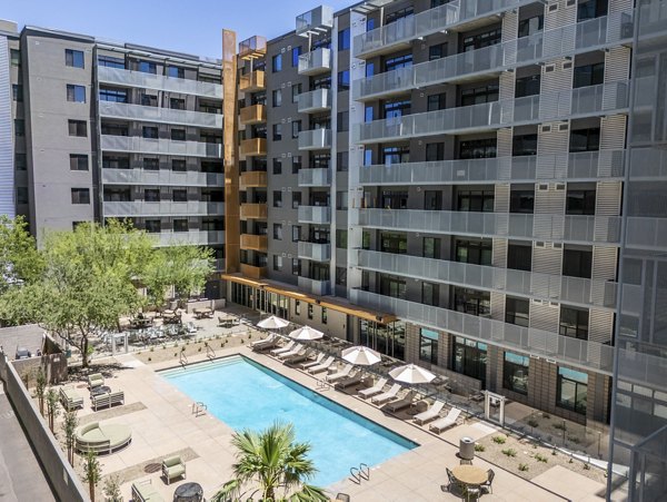 pool at Roosevelt Point Apartments
