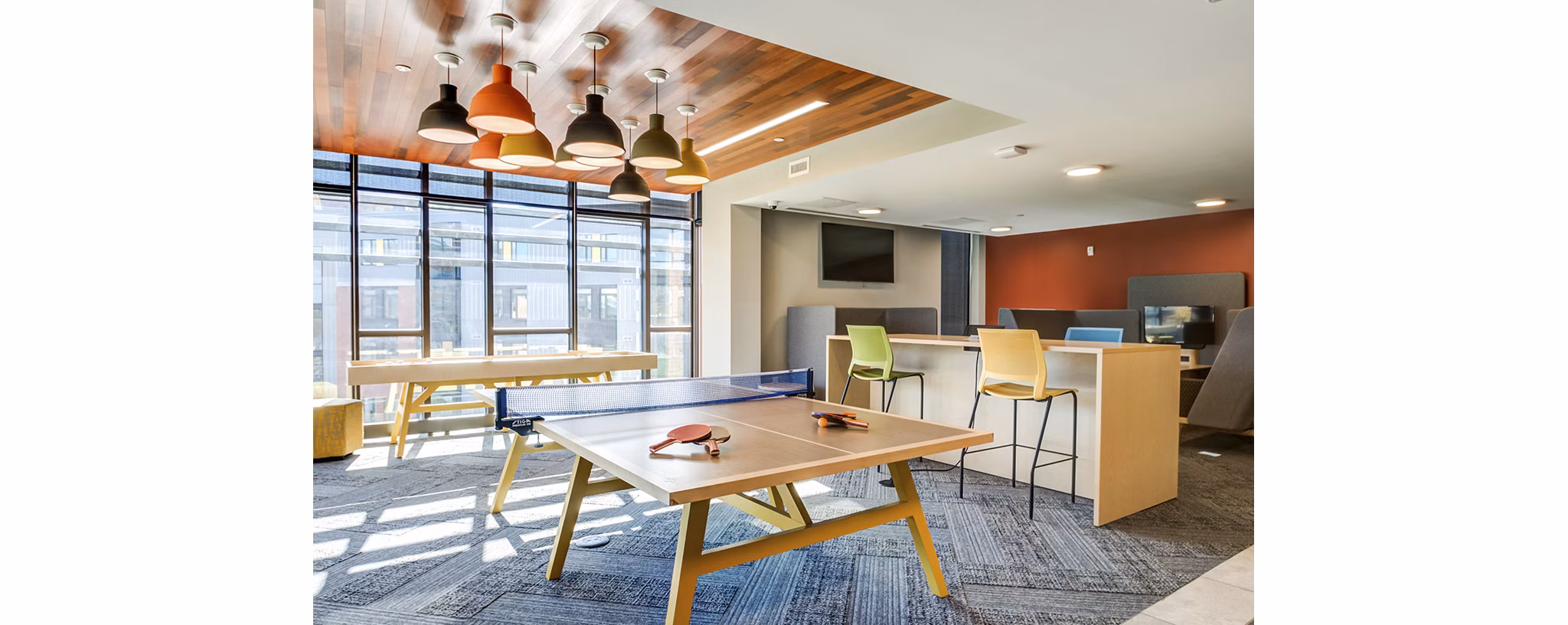 clubhouse game room at Southside Commons Apartments
