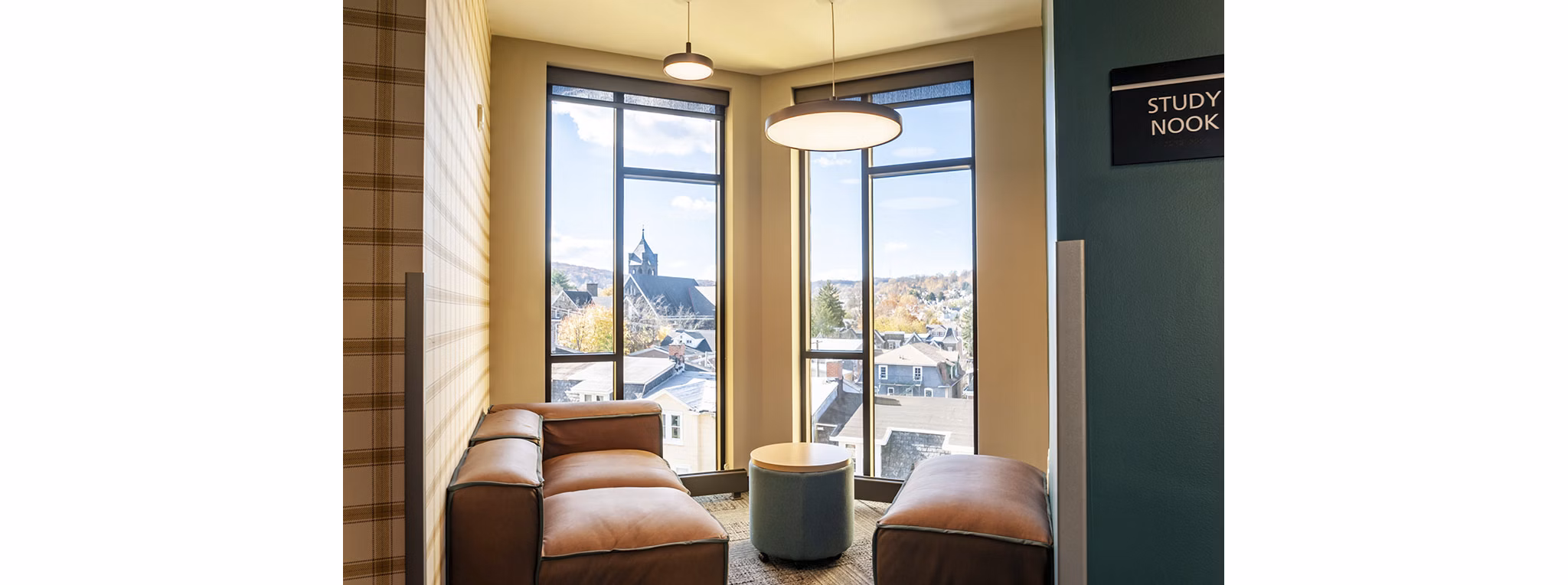 clubhouse study area at Southside Commons Apartments