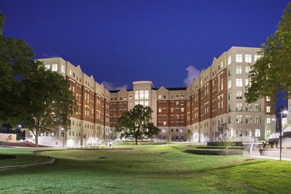 Woodland Glen I & II: Contemporary of luxury apartments in a serene setting