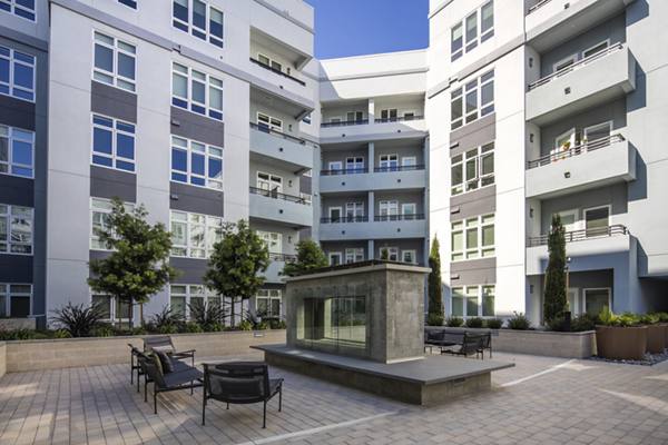 courtyard at The Broadway Apartments