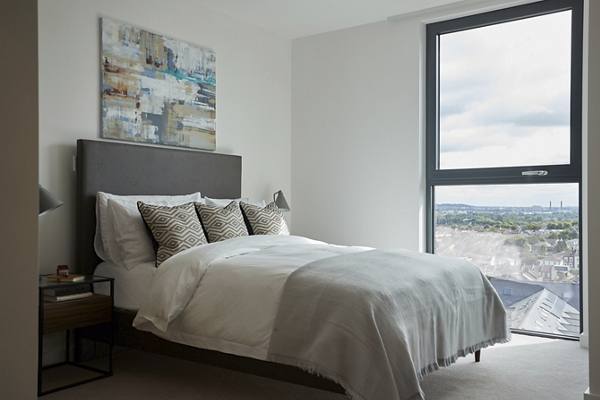 bedroom at No.16 Sutton Court Road Apartments