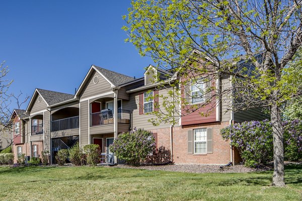 Allison Pointe Apartments: Elegant building in a scenic setting