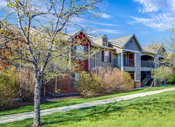 Allison Pointe Apartments: Luxury view of upscale apartment building in vibrant neighborhood