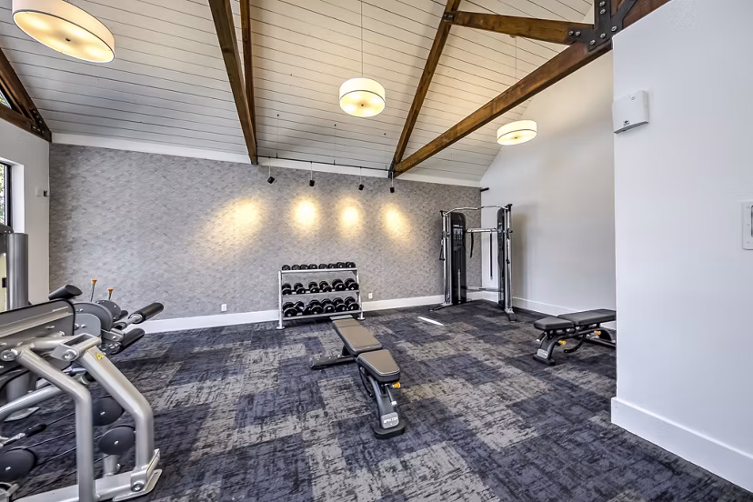 fitness center at Reedhouse Apartments