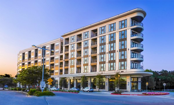 building/exterior at Flatiron Domain Apartments