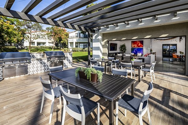 grill area at Seacrest Apartment Homes