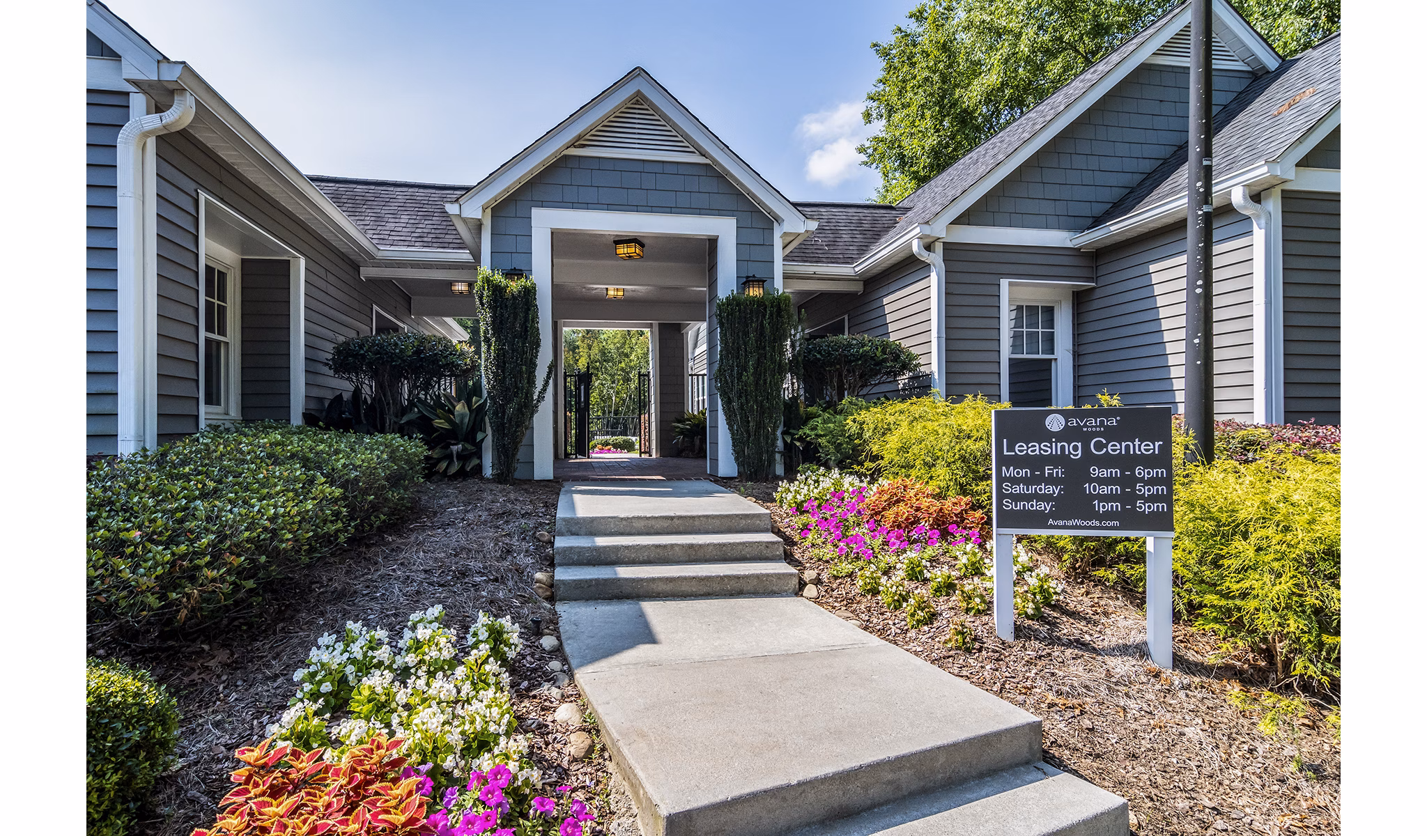 Avana Woods: Tranquil garden-style apartments in a wooded Houston setting