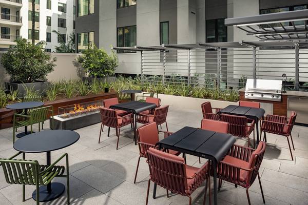 grill area at Park Fifth Tower Apartments